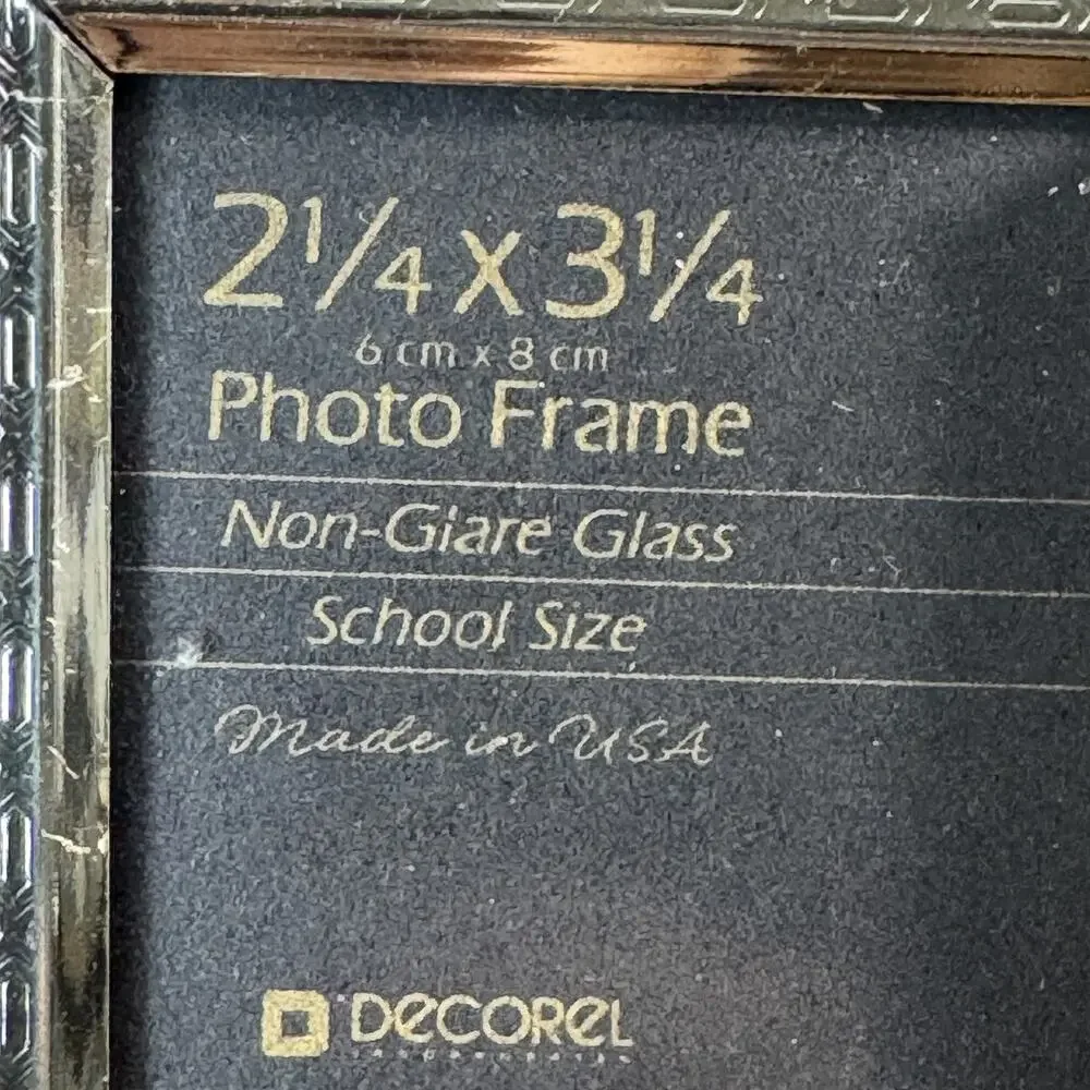 Vintage Decorel Gold Tone Tri-Fold Photo Frame 2.25x3.25 Non-Glare Glass USA